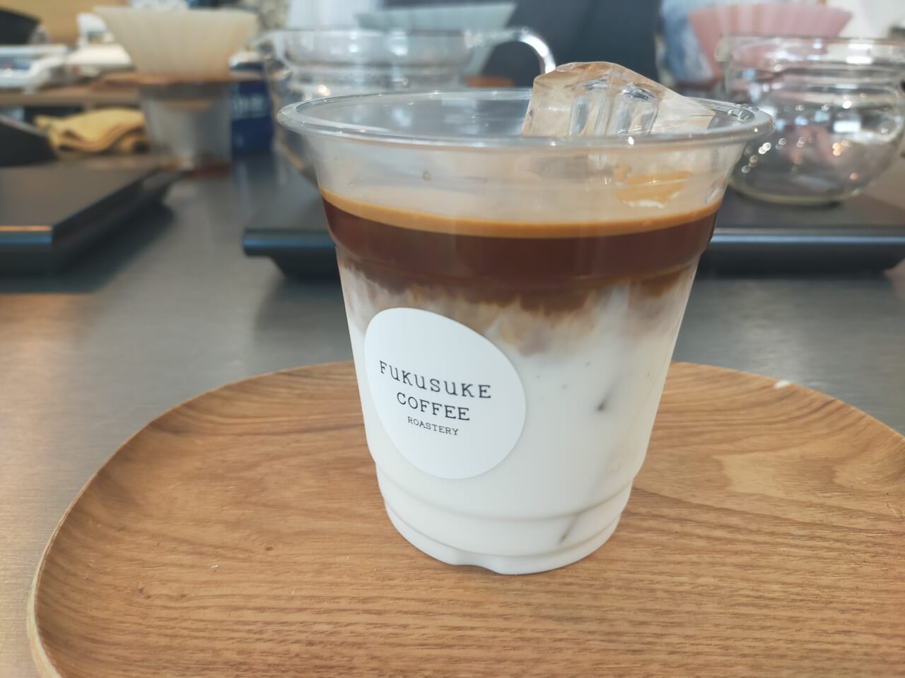 FUKUSUKE COFFEE ROASTERYのアイスカフェラテ