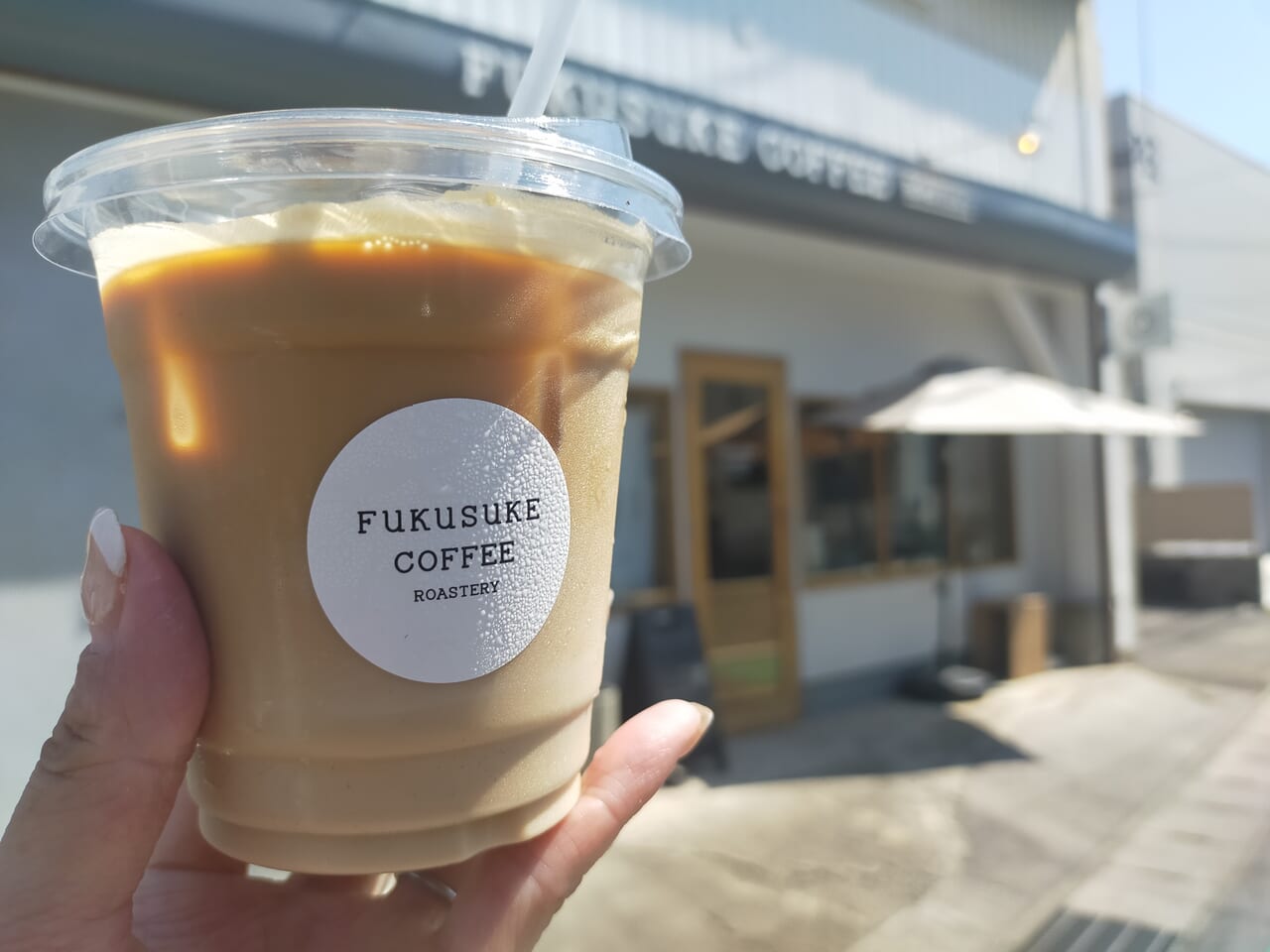 FUKUSUKE COFFEE ROASTERYのアイスカフェラテ