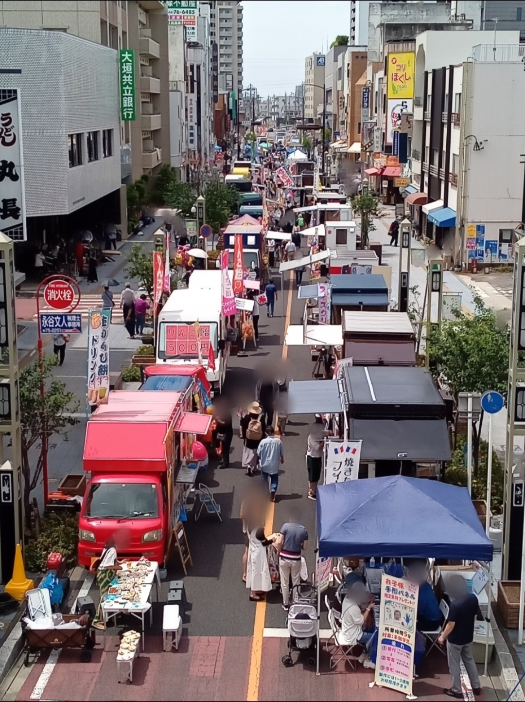 安城まちなかホコ天きーぼー市の様子