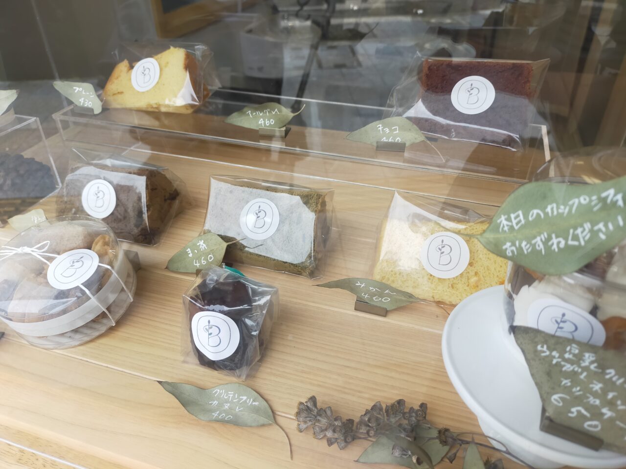 アンベリールスイーツのショーケース