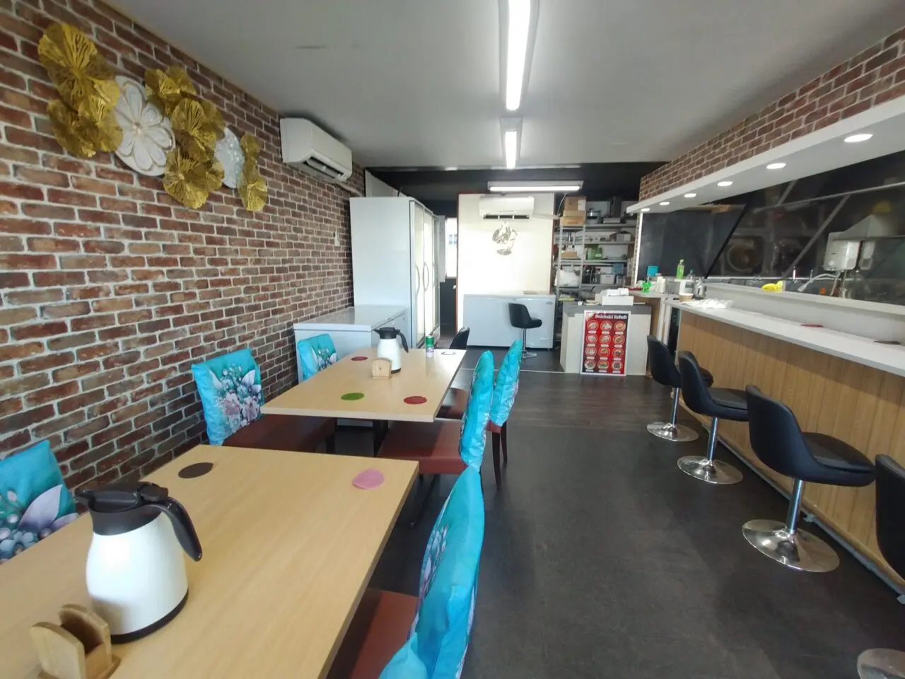 BOISHAKI KEBABの店内